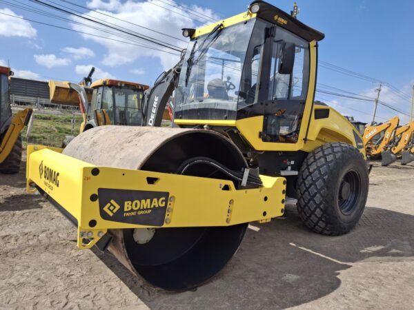 2023 BOMAG BW211D-5SL - Image 3