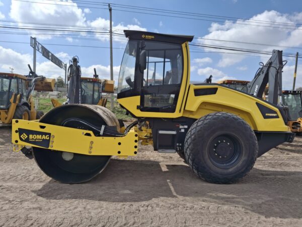 2023 BOMAG BW211D-5SL - Image 5