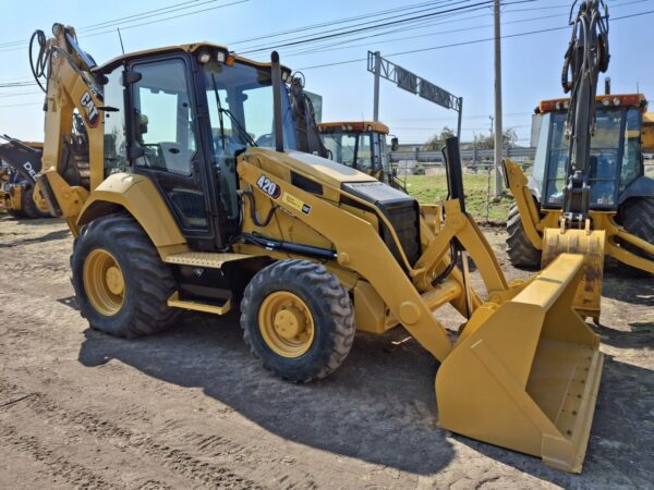 CATERPILLAR 420 2020