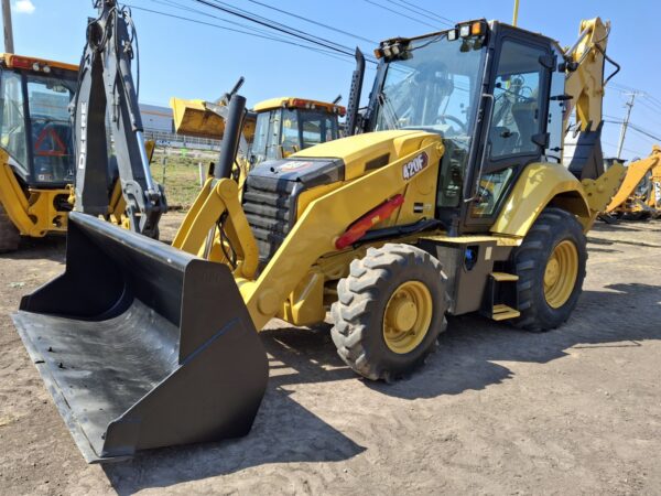 CATERPILLAR 420F2