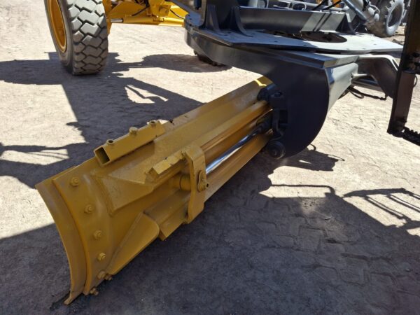 JOHN DEERE 672D - Image 13
