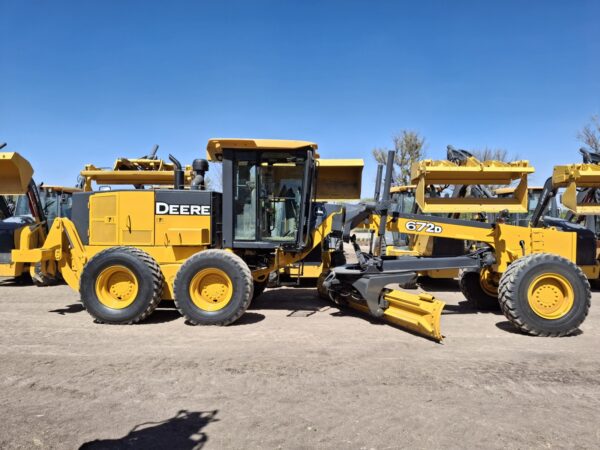JOHN DEERE 672D - Image 4